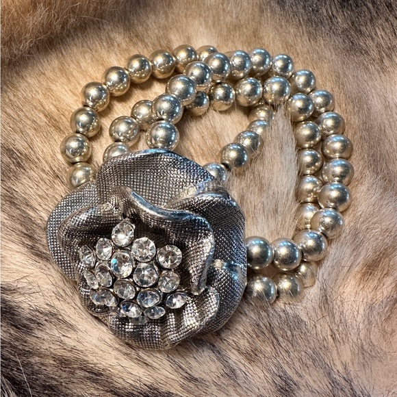 Caché Silver Tone Rose Rhinestone Cluster Pendant Statement Bracelet - Picture 4 of 6